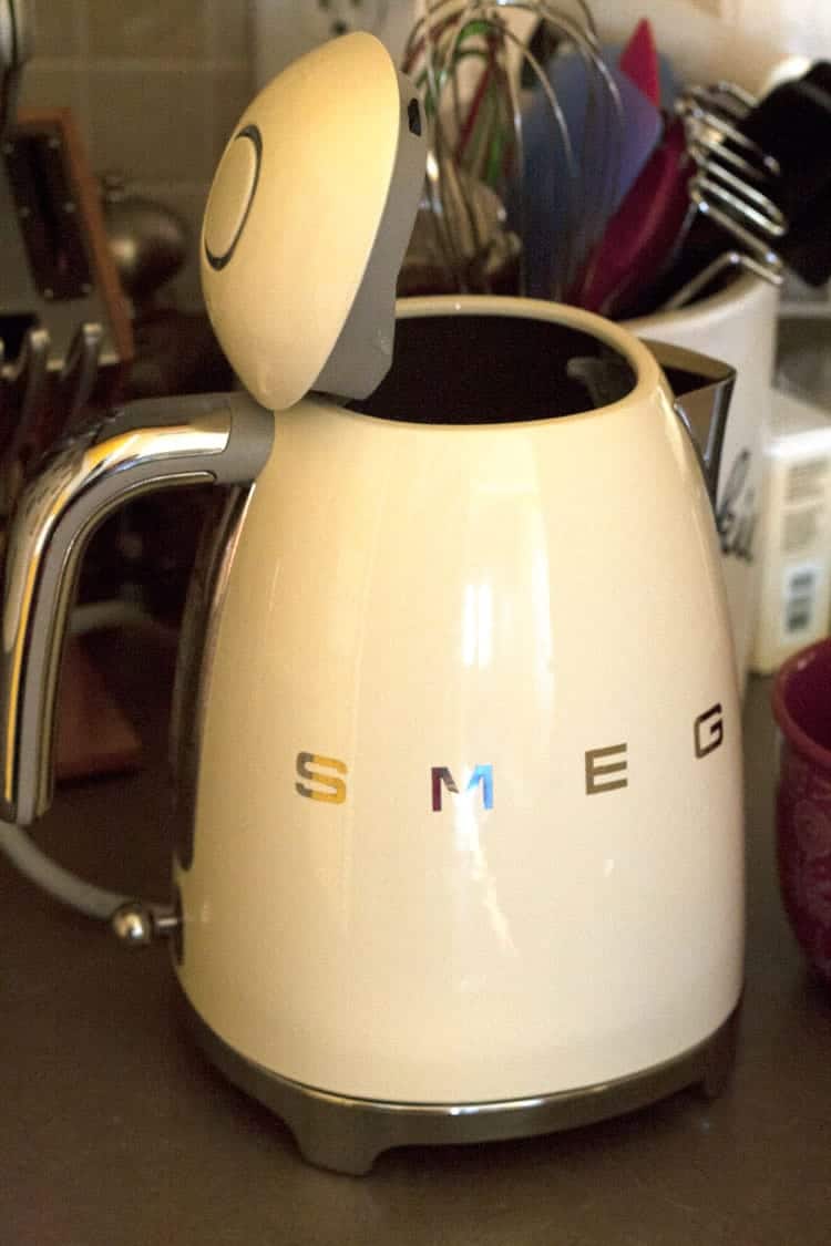 Electric SMEG Kettle Review Blog Post. Best Electric Tea Kettle?