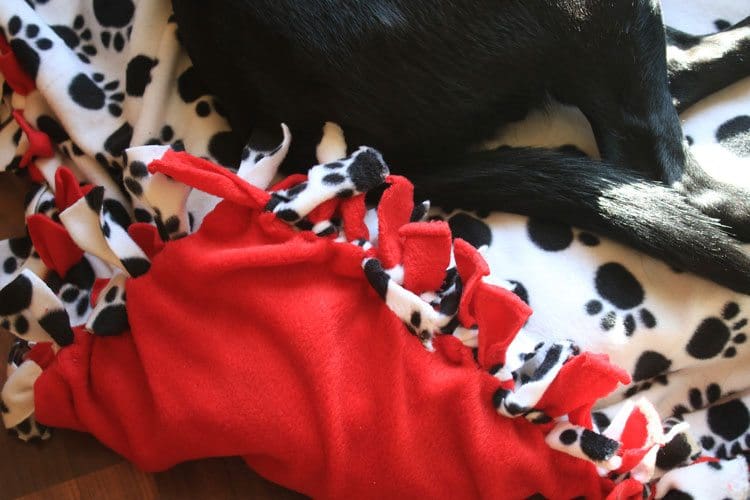 How to Make a No Sew Dog Bed Cover