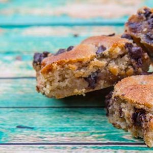 chocolate chip blondies