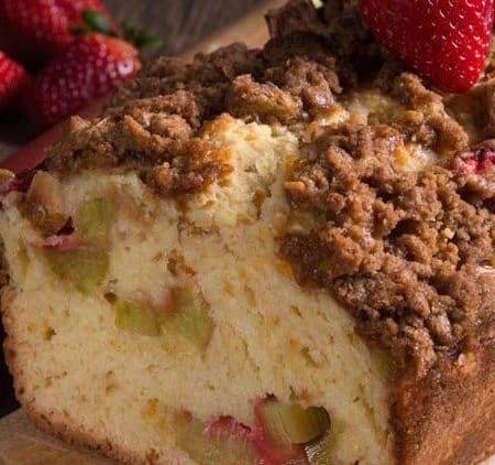 easy rhubarb cake recipe. This Apple Rhubarb Cake is so easy to make and absolutely delicious. You'll be really happy with the end result! This is a great way to use up rhubarb.