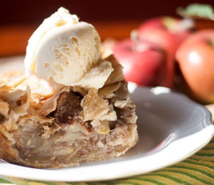 Easy Apple Pie Recipe makes this comfort food fall favorite a breeze to make when company is coming over. No hassle apple pie recipe is perfect for the new baker.