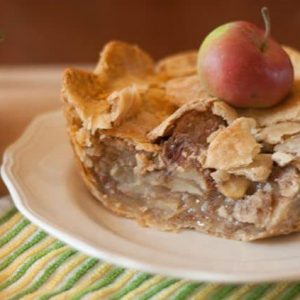 Easy Apple Pie Recipe makes this comfort food fall favorite a breeze to make when company is coming over. No hassle apple pie recipe is perfect for the new baker.