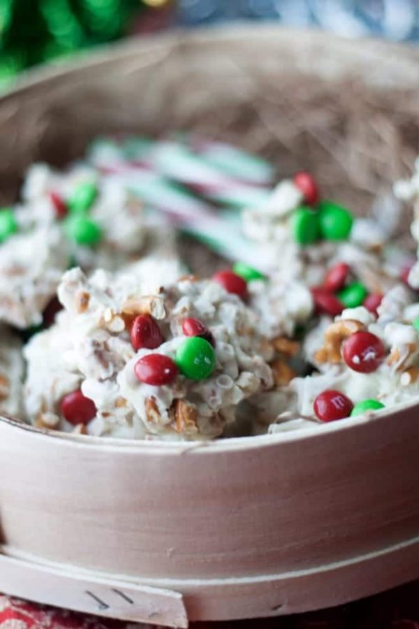 white chocolate pretzels with m&ms