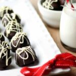 Permalink to: Dark Chocolate Almond Truffles Homemade chocolate truffles recipe. Make chocolates at home. These chocolate almond truffles are the perfect sweet treat recipe to make for friends and family. Learn how to make chocolates.