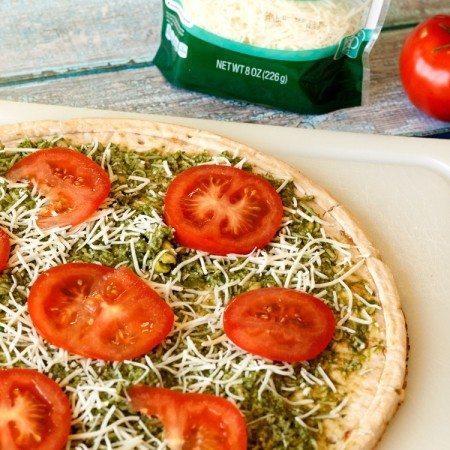 Grilled Pesto Pizza #MyPicknSave #ad