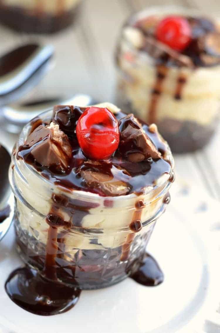 Snickers Cheesecake Parfait- No Bake Mason Jars Recipes