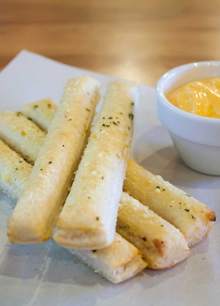 Copycat Restaurant Breadsticks