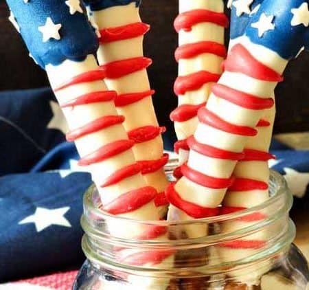 candy coated pretzel sticks. These Patriotic Pretzel Rods are the perfect treat to bring to a 4th of July Potluck, or any patriotic themed occasion. They are also great dessert ideas for Memorial Day, Labor Day and Veteran's Day. Candy Covered Pretzels are easy to make and are a fun activity for kids in the kitchen.