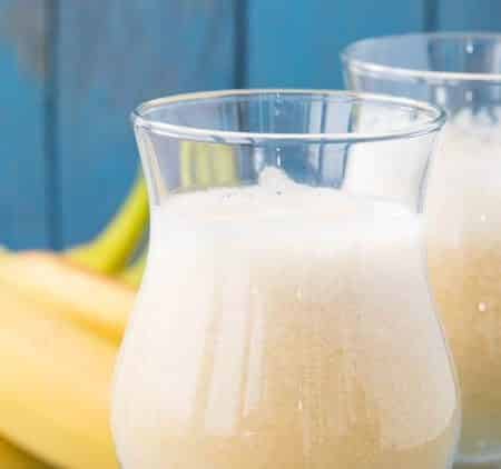 Banana Daquari Recipe. Looking for the perfect tropical cocktail? Whether you're searching for a girlie drink or just like banana drinks, you've hit the mark with this banana recipe.