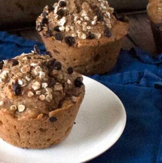 These are the best oatmeal muffins. Pumpkin Oatmeal Chocolate Chip Muffins. Pumpkin Oatmeal Chocolate Chip Muffins are the best breakfast muffins recipe. They are full of healthy ingredients and a touch of sweetness that makes them a healthier for you breakfast option than some other muffins. You'll love this easy muffin recipe.