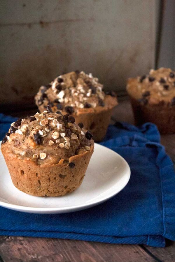 Pumpkin Oatmeal Chocolate Chip Muffins. Pumpkin Oatmeal Chocolate Chip Muffins are the best breakfast muffins recipe. They are full of healthy ingredients and a touch of sweetness that makes them a healthier for you breakfast option than some other muffins. You'll love this easy muffin recipe.
