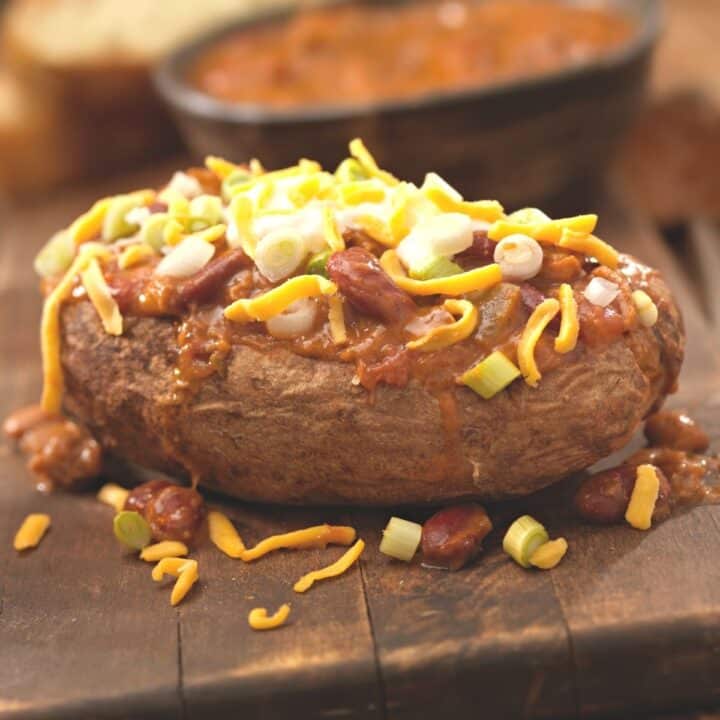 Loaded Chili Baked Potatoes 15 Minute Cheat Meal All She Cooks