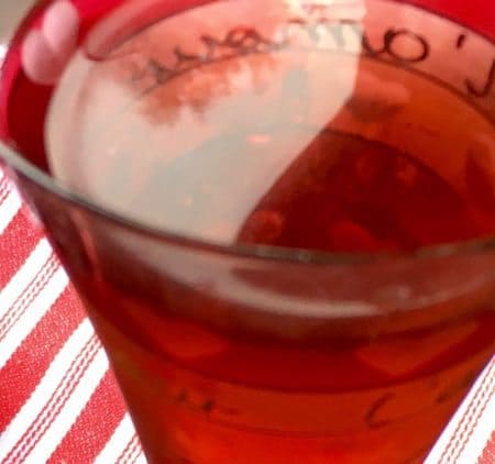 Try the best holiday pomegranite cocktail. This is a perfect drink to serve at holiday parties or for your New Year's Eve Celebration.