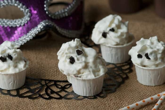 Tipsy Ghostly Guzzle Pudding Shots- My Ode to Halloween Pudding Cups