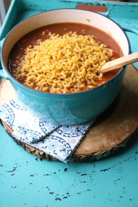 elbow noodle chili mac and cheese