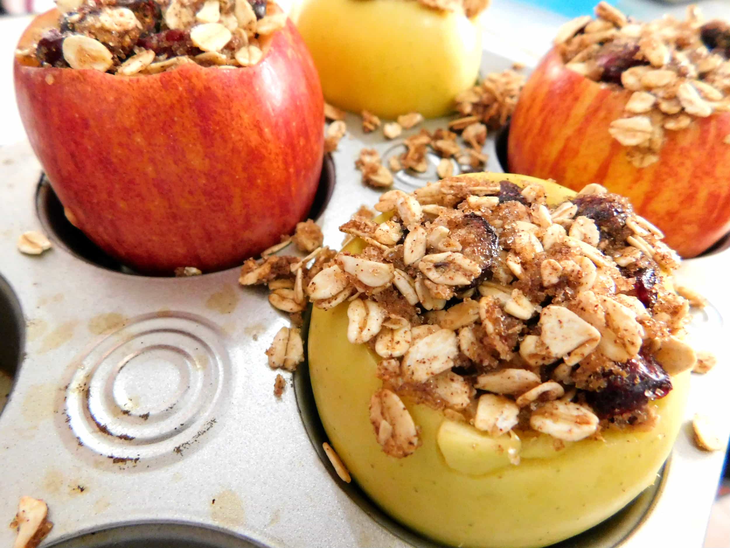 baked apples stuffed with oats and pumpkin spice