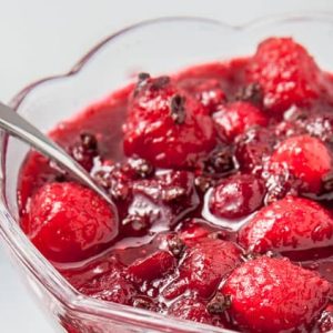Easy Cranberry sauce with chocolate