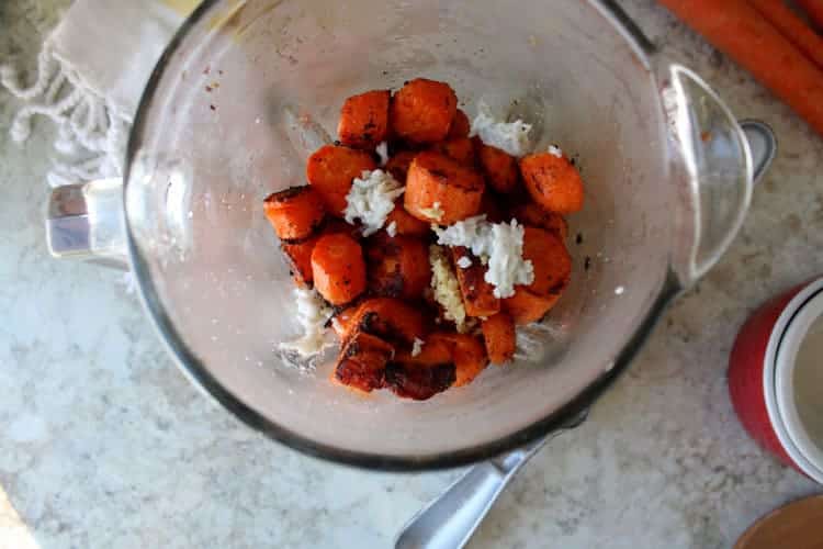 roasted carrots with ginger and garlic in blender