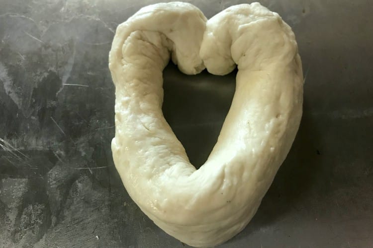 Heart Shaped Breadsticks, perfect for Valentine's Day #breadsticks #valentinesday