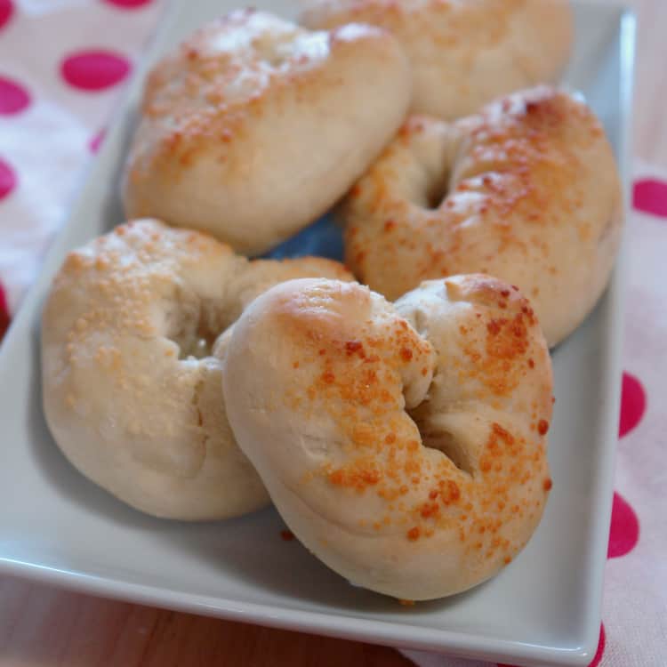 Heart Shaped Breadsticks, perfect for Valentine's Day #breadsticks #valentinesday