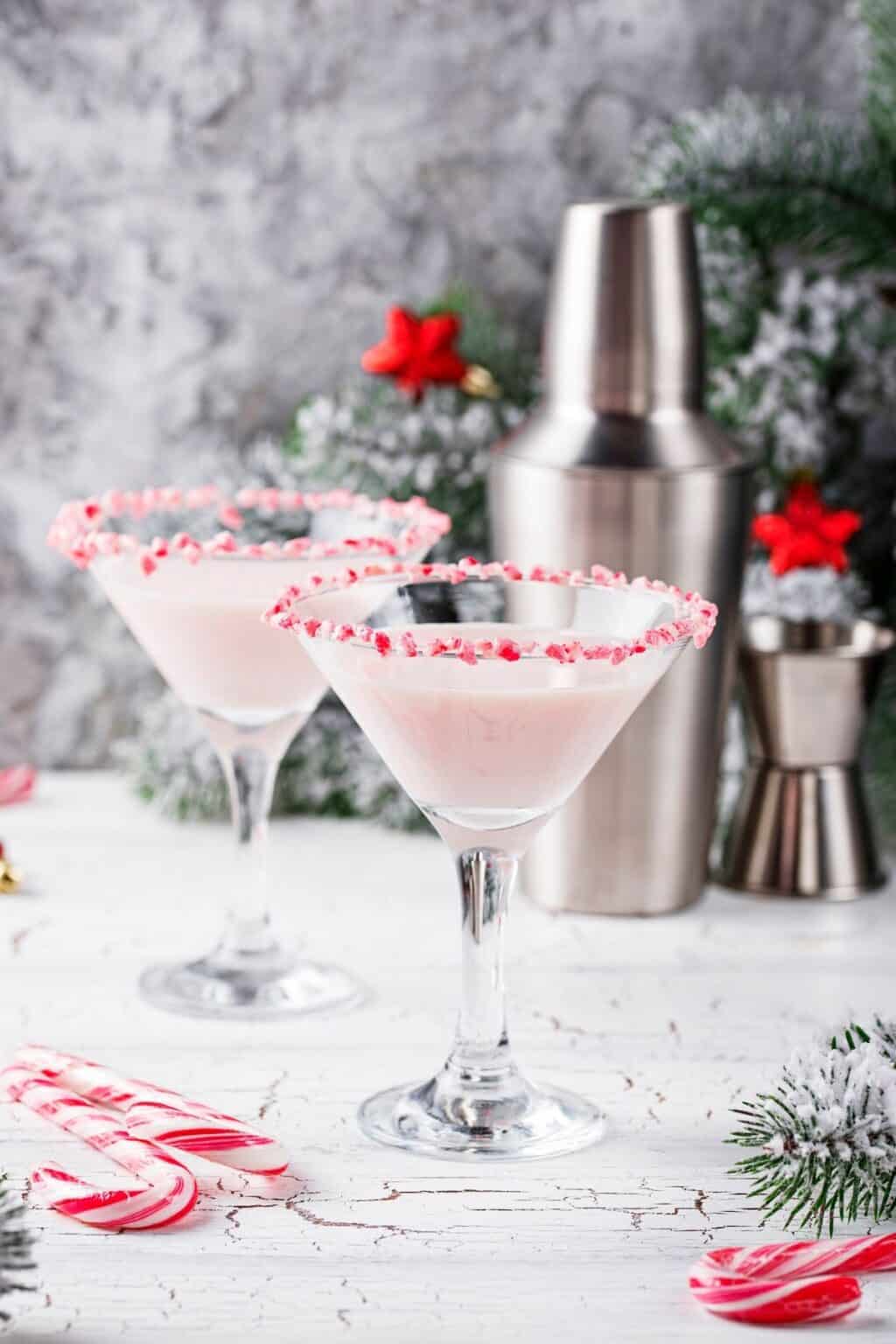 Easy Peppermint Martinis The Perfect Holiday Cocktail!