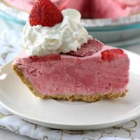 Boozy Frozen Strawberry Daiquiri Pie