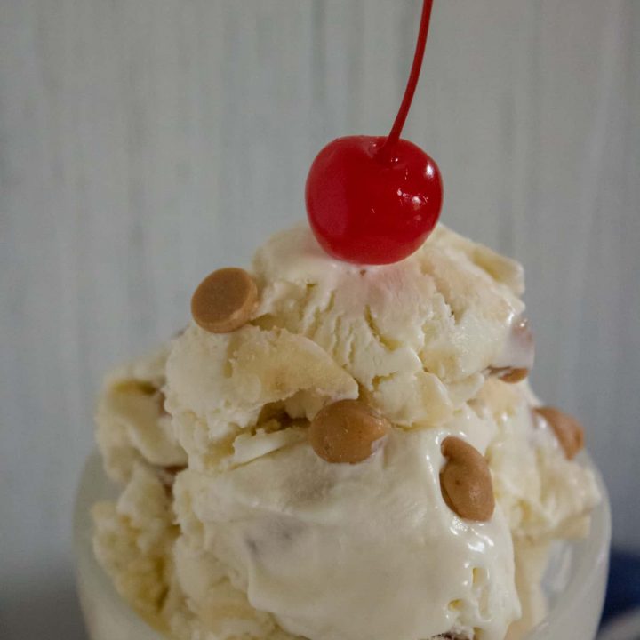 Reese’s Chips & Banana No-Churn Easy Ice Cream Recipe
