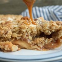 Caramel Apple Crumble Pie