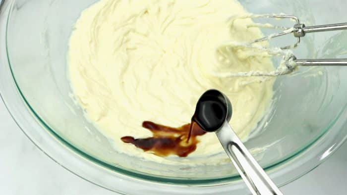 adding vanilla to cheesecake filling