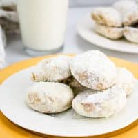 Spice Cookies with Powdered Sugar