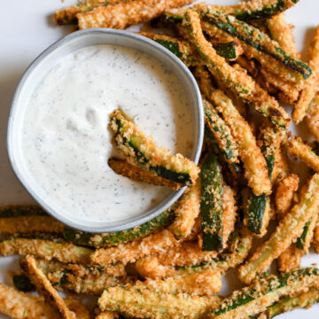 zucchini fries with dipping sauce