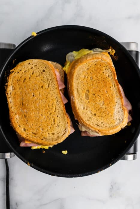 ham egg and cheese sandwich