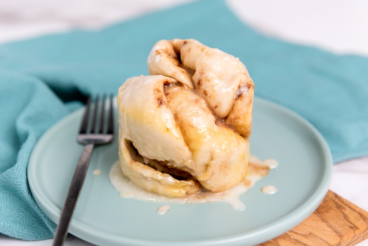 cinnamon roll mug cake