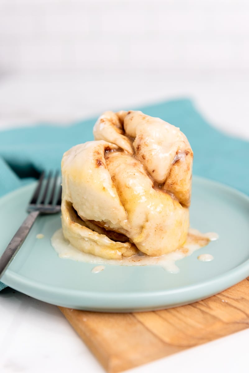 cinnamon roll mug cake