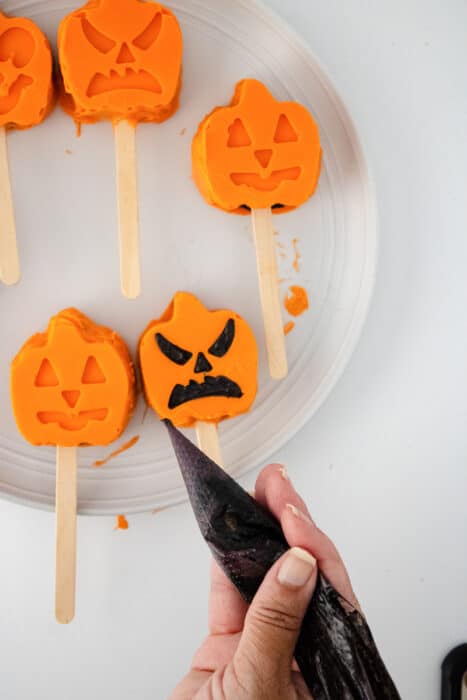 halloween cake pops